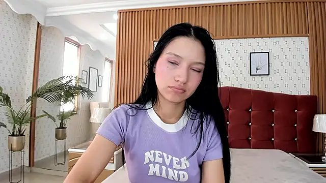 Snapshot of Sophie_Calloway chatting on 04-18-26, 07:07 Sophie Calloway online show from 04-18-26, 07:07
