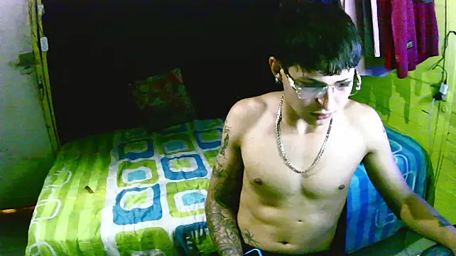 Snapshot of Ebebyjuan chatting on 04-24-26, 08:00 Ebebyjuan online show from 04-24-26, 08:00