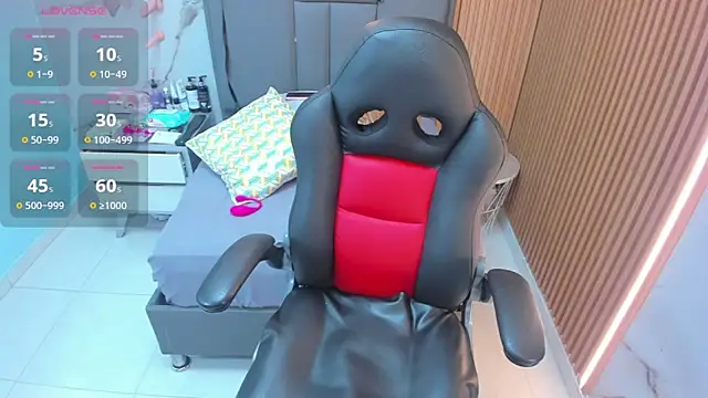 Snapshot of Isisleroy1 chatting on 09-24-25, 02:59 Isisleroy1 online show from 09-24-25, 02:59