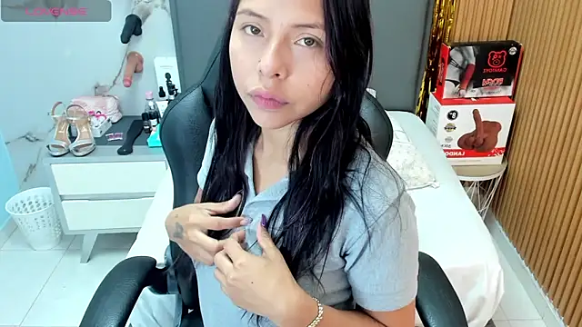 Isisleroy1 online show from 02-24-26, 02:53