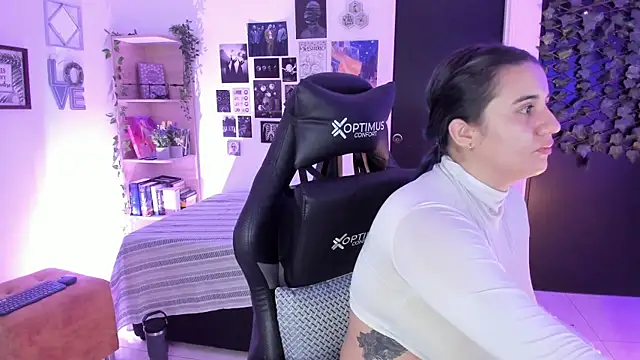 Snapshot of Lana_Herondale chatting on 11-27-25, 09:33 Lana Herondale online show from 11-27-25, 09:33