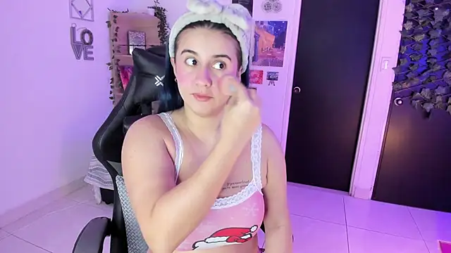 Snapshot of Lana_Herondale chatting on 12-05-25, 09:29 Lana Herondale online show from 12-05-25, 09:29