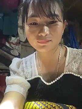 Snapshot of Sunyinn chatting on 10-30-25, 01:01 Sunyinn online show from 10-30-25, 01:01