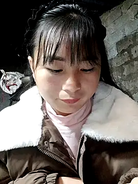 Snapshot of Sunyinn chatting on 11-05-25, 02:33 Sunyinn online show from 11-05-25, 02:33