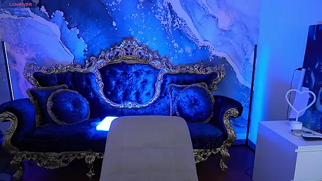 LilElfie online show from 11-22-25, 02:05