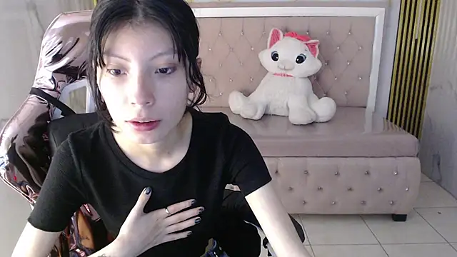 Snapshot of verana_s chatting on 11-23-25, 08:08 verana s online show from 11-23-25, 08:08