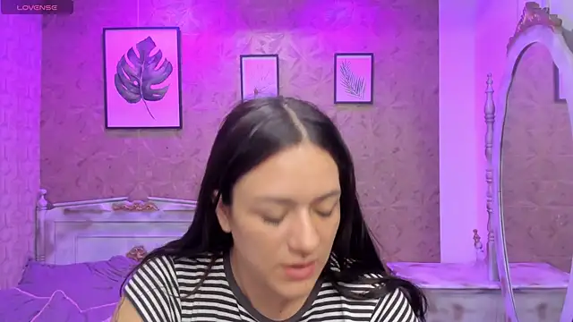 Snapshot of Dali_collin chatting on 06-24-26, 01:43 Dali collin online show from 06-24-26, 01:43