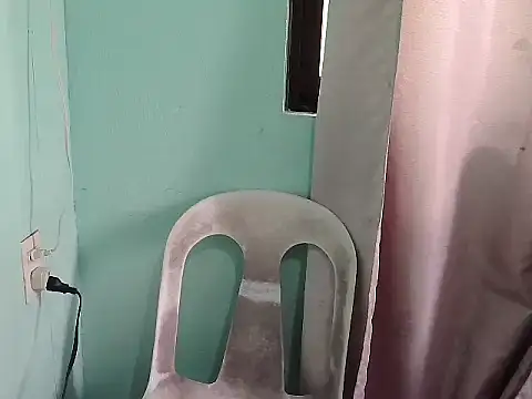 Snapshot of Madylinebigcock69 chatting on 10-23-25, 01:27 Madylinebigcock69 online show from 10-23-25, 01:27