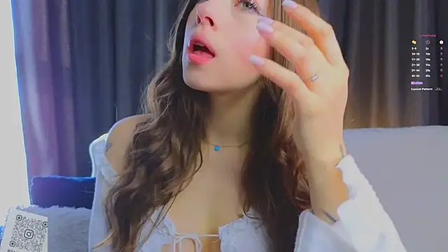 Snapshot of VirginiaHouston chatting on 11-01-25, 06:04 VirginiaHouston online show from 11-01-25, 06:04