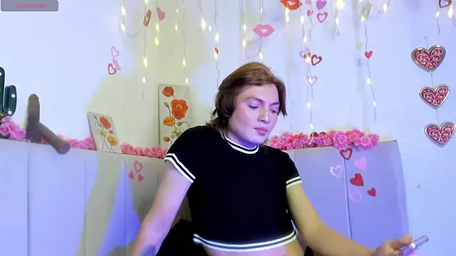 Snapshot of Tommy_Lovee chatting on 09-26-25, 04:27 Tommy Lovee online show from 09-26-25, 04:27