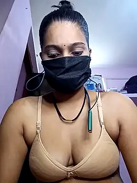 Snapshot of 3USHA chatting on 10-04-25, 10:46 3USHA online show from 10-04-25, 10:46