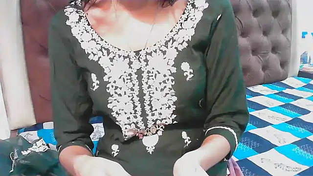 Snapshot of elize__ chatting on 11-02-25, 02:36 elize online show from 11-02-25, 02:36