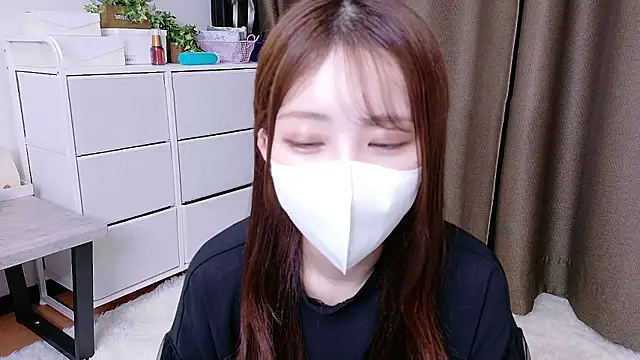 Snapshot of Ema_o0_chan chatting on 10-13-25, 11:21 Ema o0 chan online show from 10-13-25, 11:21