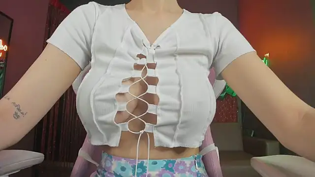 Snapshot of Alice_dusk_ chatting on 12-16-25, 12:10 Alice dusk online show from 12-16-25, 12:10