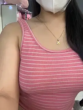 Snapshot of Donna11 chatting on 09-16-25, 05:19 Donna11 online show from 09-16-25, 05:19