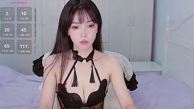 Snapshot of XiaoNana_ chatting on 10-02-25, 01:23 XiaoNana online show from 10-02-25, 01:23