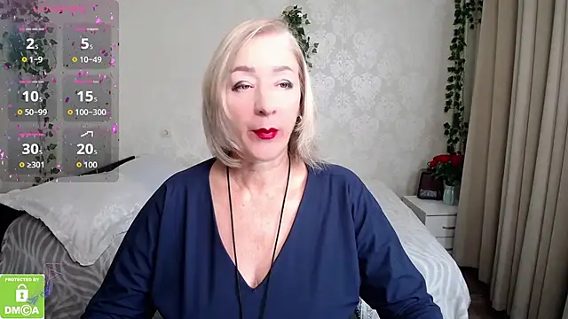 hunters woman online show from 10-27-25, 04:00