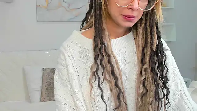 Snapshot of Ameli_Shell chatting on 10-13-25, 01:16 Ameli Shell online show from 10-13-25, 01:16