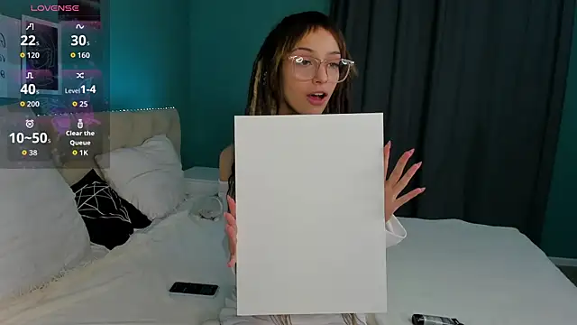 Snapshot of Ameli_Shell chatting on 10-21-25, 01:06 Ameli Shell online show from 10-21-25, 01:06