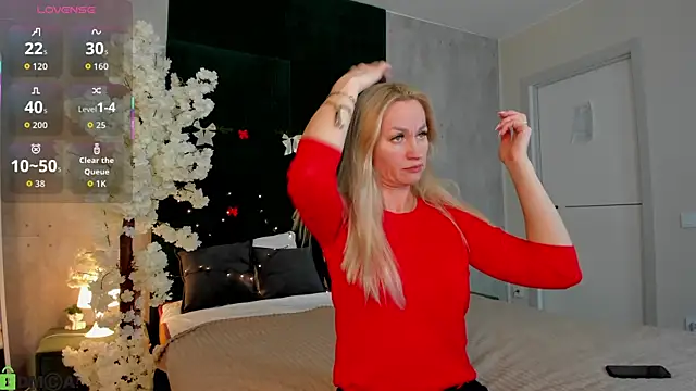 KiraSun online show from 12-19-25, 11:50