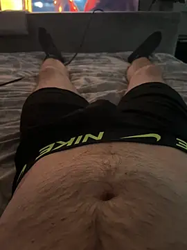 Snapshot of naughtycoupl98 chatting on 02-17-26, 04:24 naughtycoupl98 online show from 02-17-26, 04:24