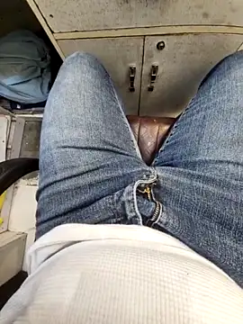 Snapshot of _Danny__ chatting on 10-23-25, 12:15 Danny online show from 10-23-25, 12:15