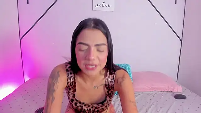 MiahCornell  online show from 01-08-26, 07:38