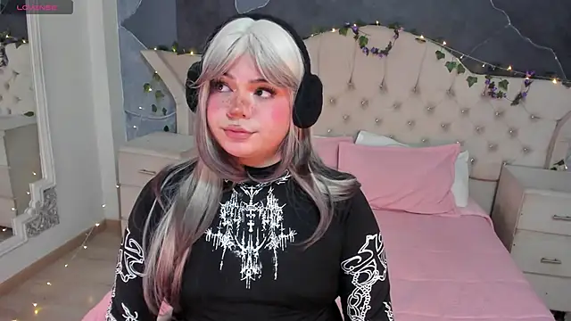 Maxxxine1 online show from 04-05-26, 12:30