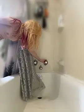 SeccySerena online show from 04-12-26, 06:24