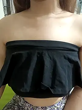 Snapshot of loving_candy chatting on 12-02-25, 07:09 loving candy online show from 12-02-25, 07:09