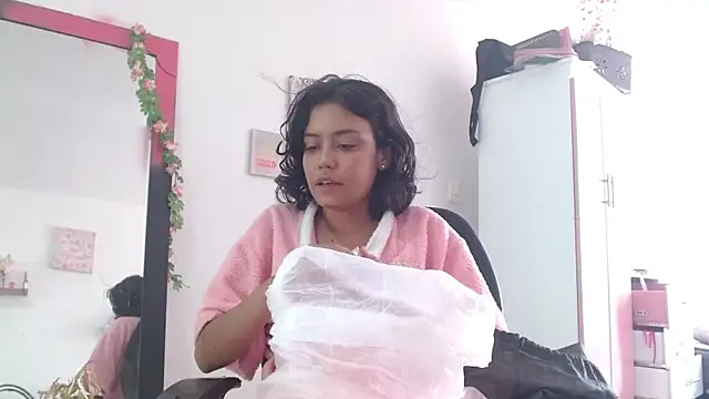 TamaraMera online show from 10-31-25, 02:29