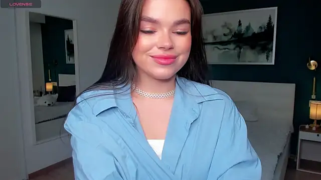 Snapshot of HollisHearl chatting on 11-06-25, 07:20 HollisHearl online show from 11-06-25, 07:20