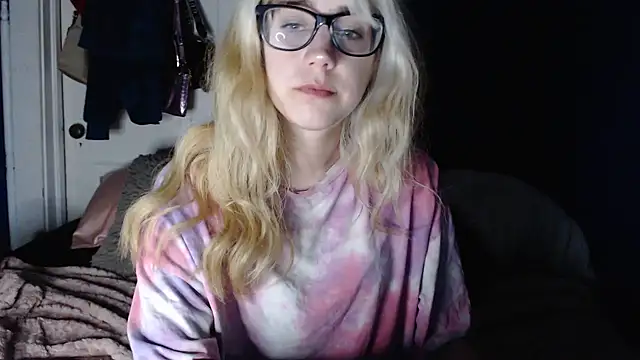 Snapshot of RubySmoke chatting on 09-14-25, 09:08 RubySmoke online show from 09-14-25, 09:08