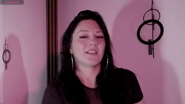 Snapshot of karla_valk1 chatting on 10-02-25, 12:28 karla valk1 online show from 10-02-25, 12:28