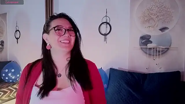 Snapshot of karla_valk1 chatting on 10-03-25, 10:34 karla valk1 online show from 10-03-25, 10:34