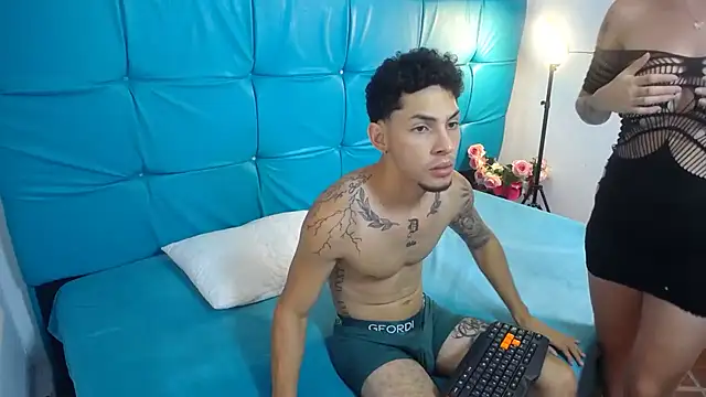 Snapshot of Bunny_Petit chatting on 10-11-25, 10:14 Bunny Petit online show from 10-11-25, 10:14