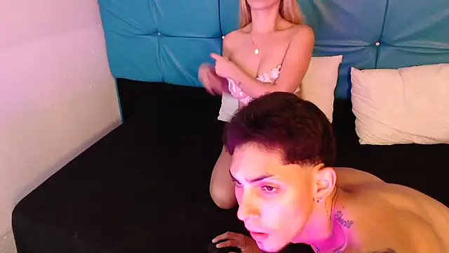 Snapshot of Bunny_Petit chatting on 12-15-25, 08:35 Bunny Petit online show from 12-15-25, 08:35