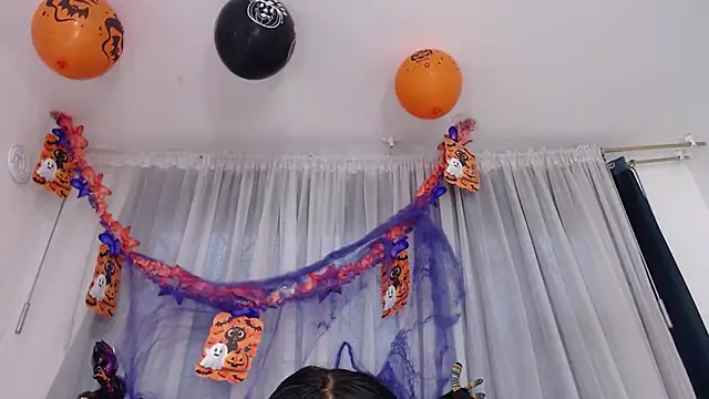 malejahotcs01 online show from 10-15-25, 11:54