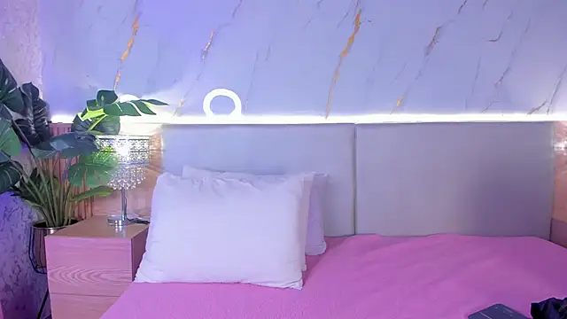 Snapshot of Meloddy_Rose chatting on 10-14-25, 11:16 Meloddy Rose online show from 10-14-25, 11:16