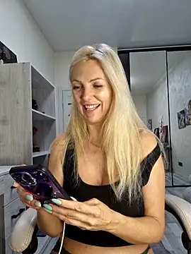 Monna online show from 11-29-25, 03:26