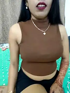 Snapshot of priya_26 chatting on 11-06-25, 12:39 priya 26 online show from 11-06-25, 12:39