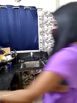 Snapshot of priya_26 chatting on 11-11-25, 08:25 priya 26 online show from 11-11-25, 08:25