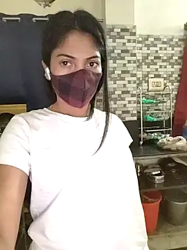 Snapshot of priya_26 chatting on 11-15-25, 07:05 priya 26 online show from 11-15-25, 07:05