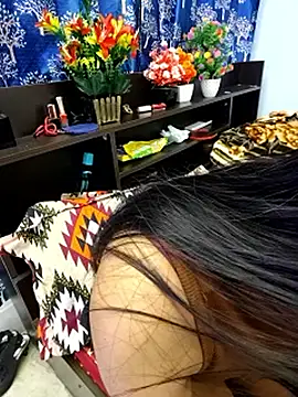 Snapshot of priya_26 chatting on 12-15-25, 11:53 priya 26 online show from 12-15-25, 11:53