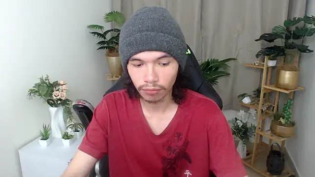 Snapshot of Xoxo_Smiles chatting on 12-14-25, 08:30 Xoxo Smiles online show from 12-14-25, 08:30