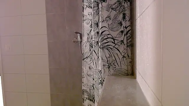 Snapshot of Hijuga chatting on 11-18-25, 06:34 Hijuga online show from 11-18-25, 06:34