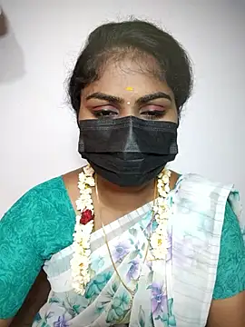 Snapshot of Tamil_Princess12 chatting on 03-02-26, 05:42 Tamil Princess12 online show from 03-02-26, 05:42