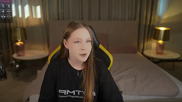 Esmie Smile online show from 09-26-25, 02:21