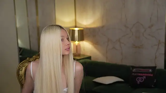 Esmie Smile online show from 11-07-25, 04:07