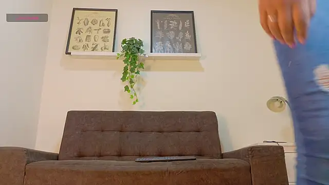 RiriiBrunette   online show from 03-25-26, 07:31